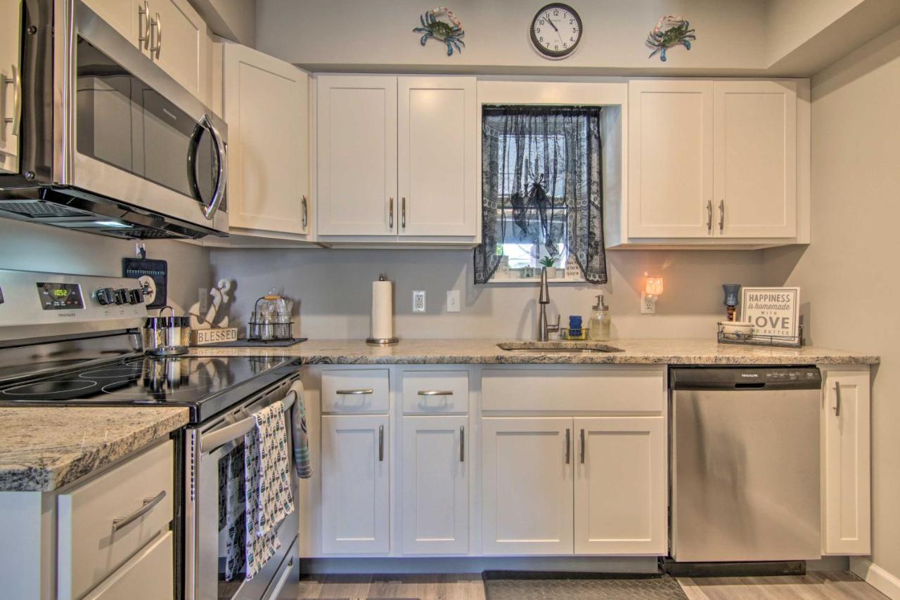 Airy Ocean City Condo On Canal Front With Deck! Exterior photo