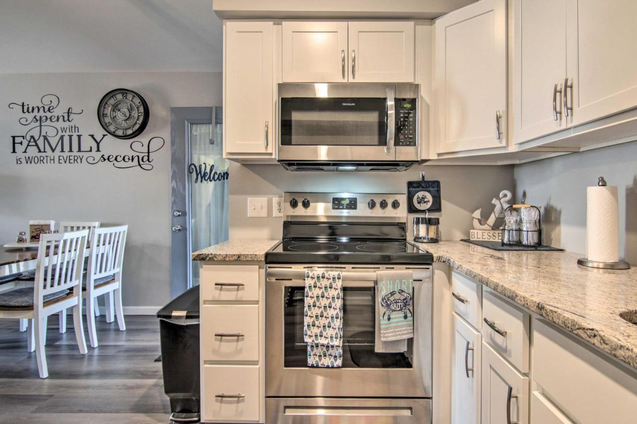 Airy Ocean City Condo On Canal Front With Deck! Exterior photo